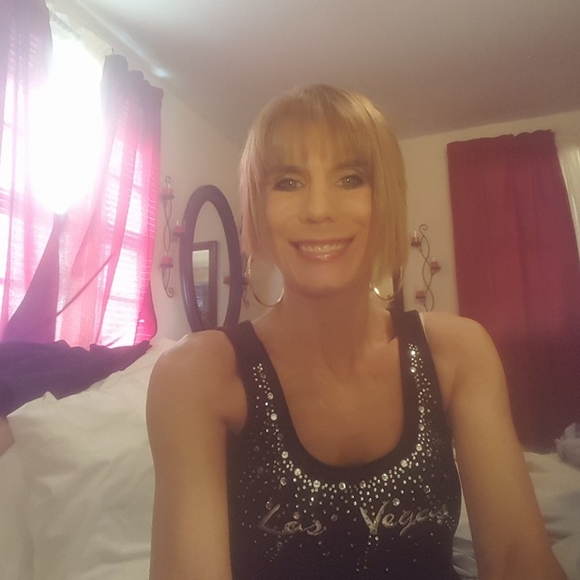 Meet your Posher, Sabriena - Picture 1 of 1